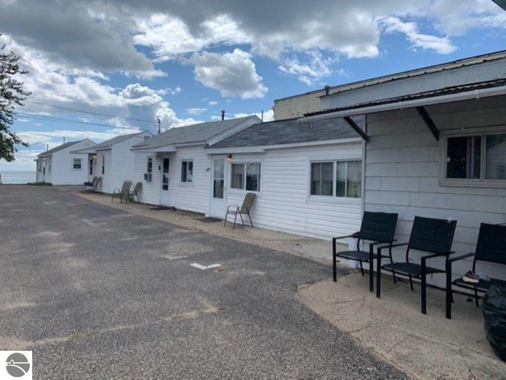 808 Bay Street - Photo 1