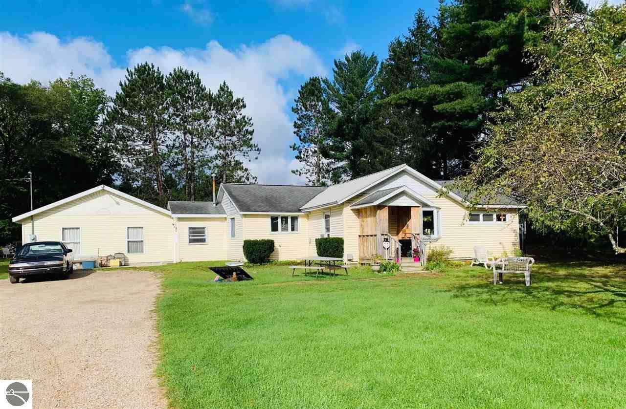 2928 Mackinaw Trail - Photo 1