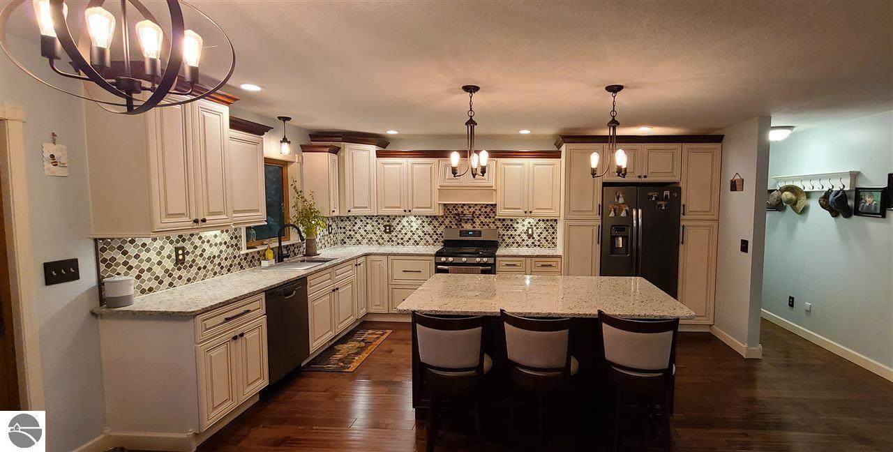 12517 Bigelow Road - Photo 1