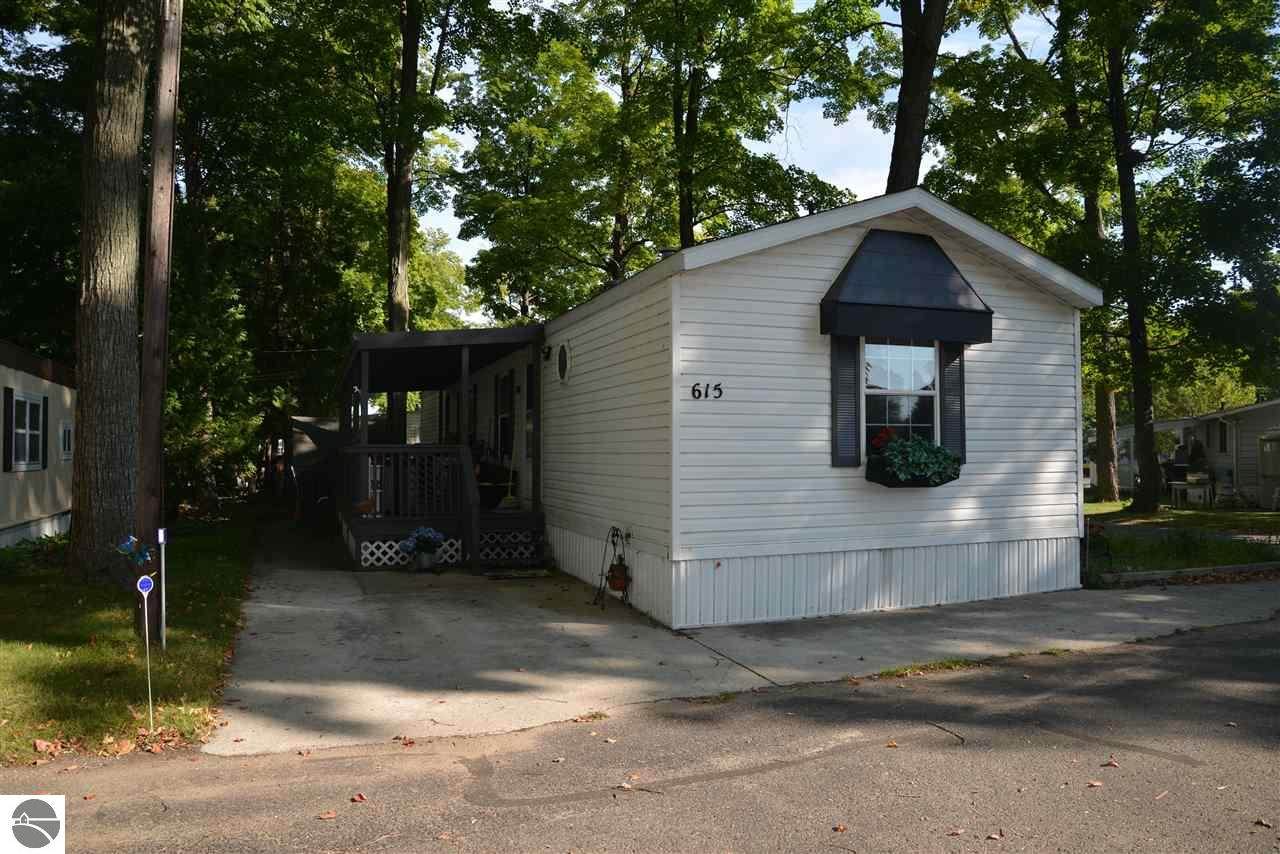 615 Maplewood Street - Photo 1