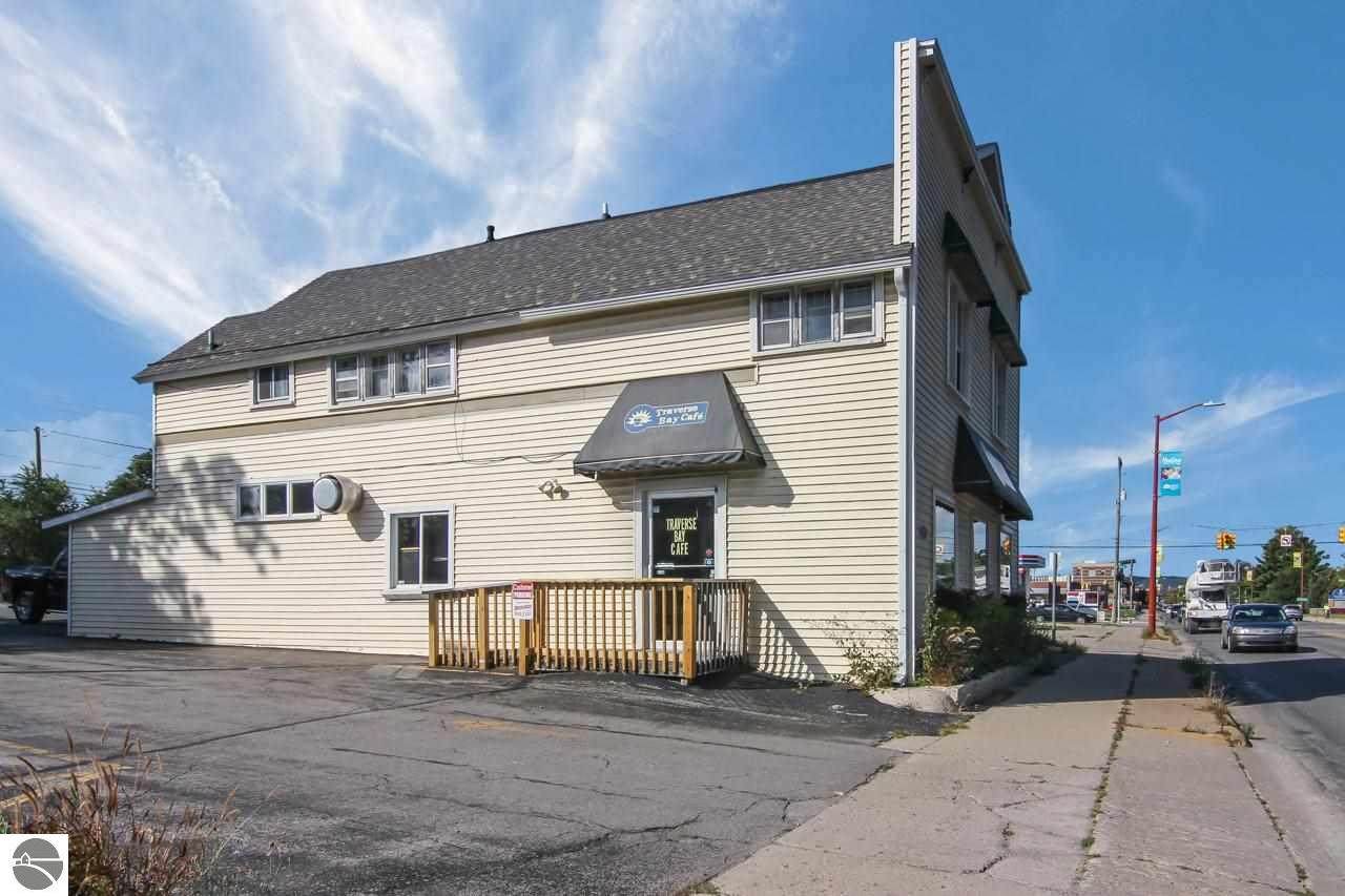 810 Front Street - Photo 1