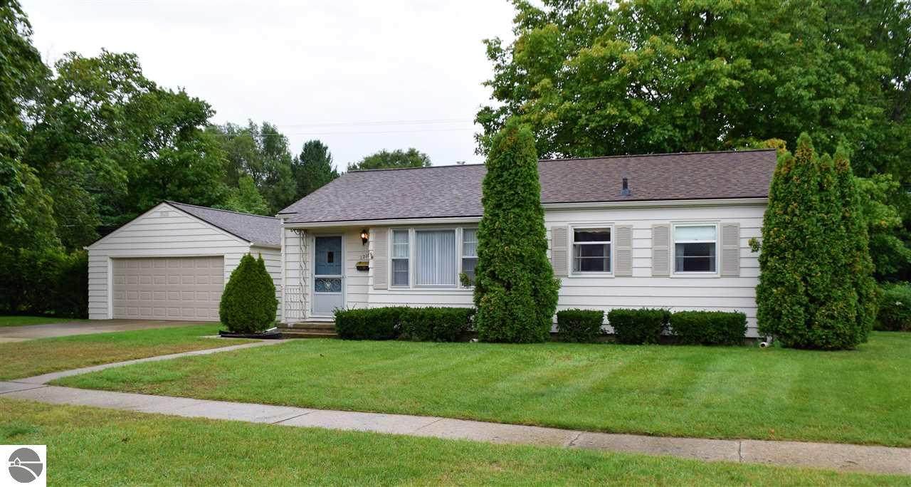 1210 South Drive - Photo 1