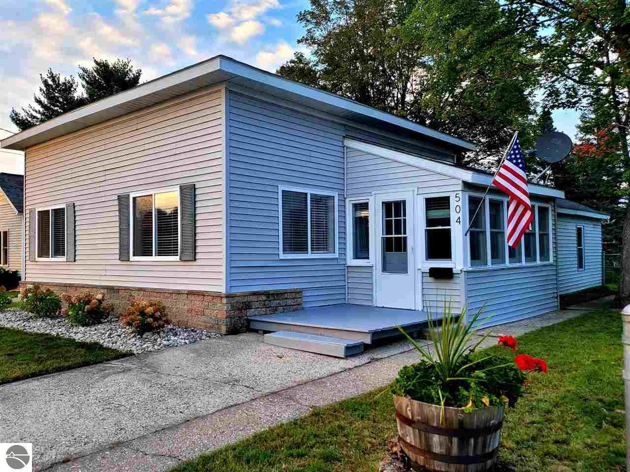 504 Chestnut Street - Photo 1
