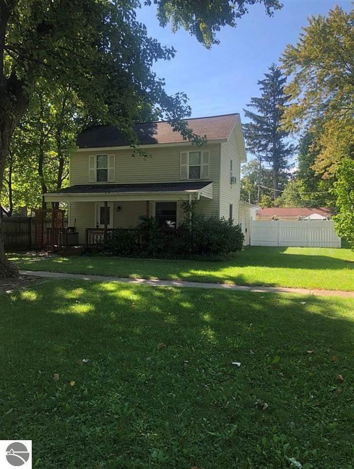 205 Maple - Photo 1