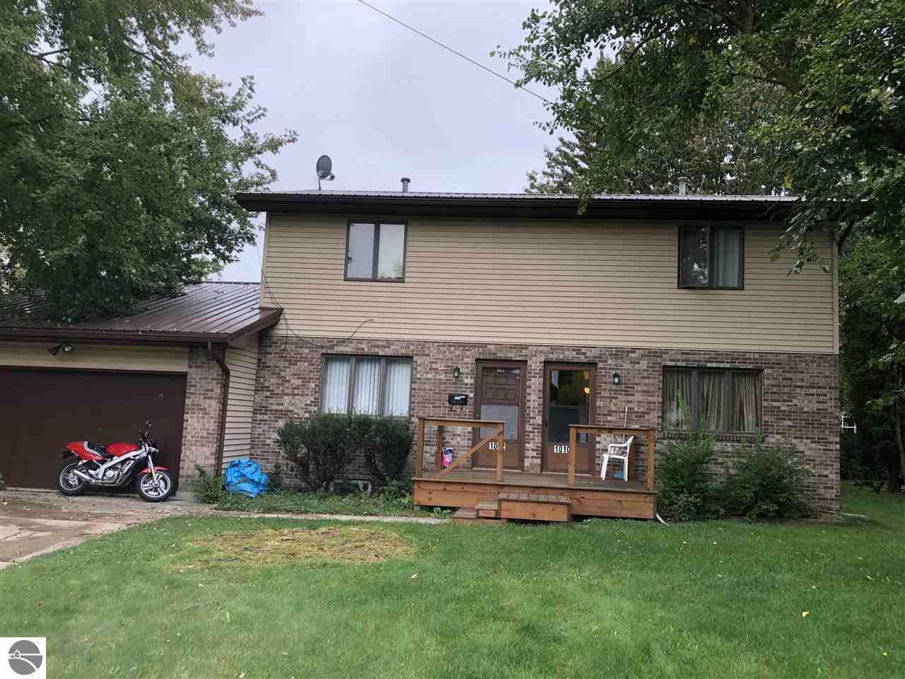 1010 Lincoln - Photo 1