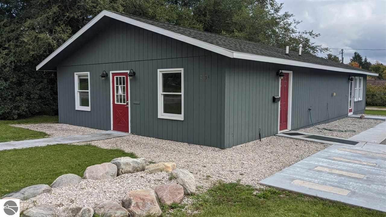 2134 Main - Photo 1
