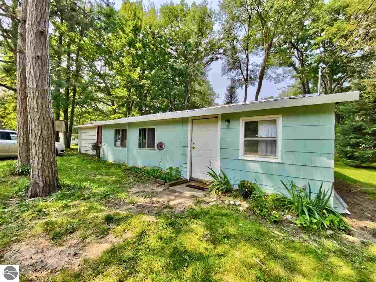 211 Hunter Drive - Photo 1