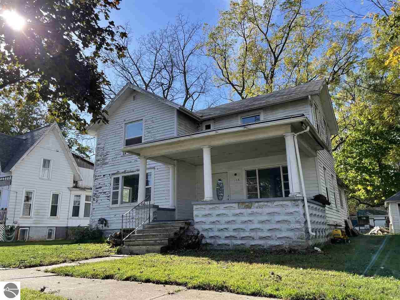 108 Pine - Photo 1