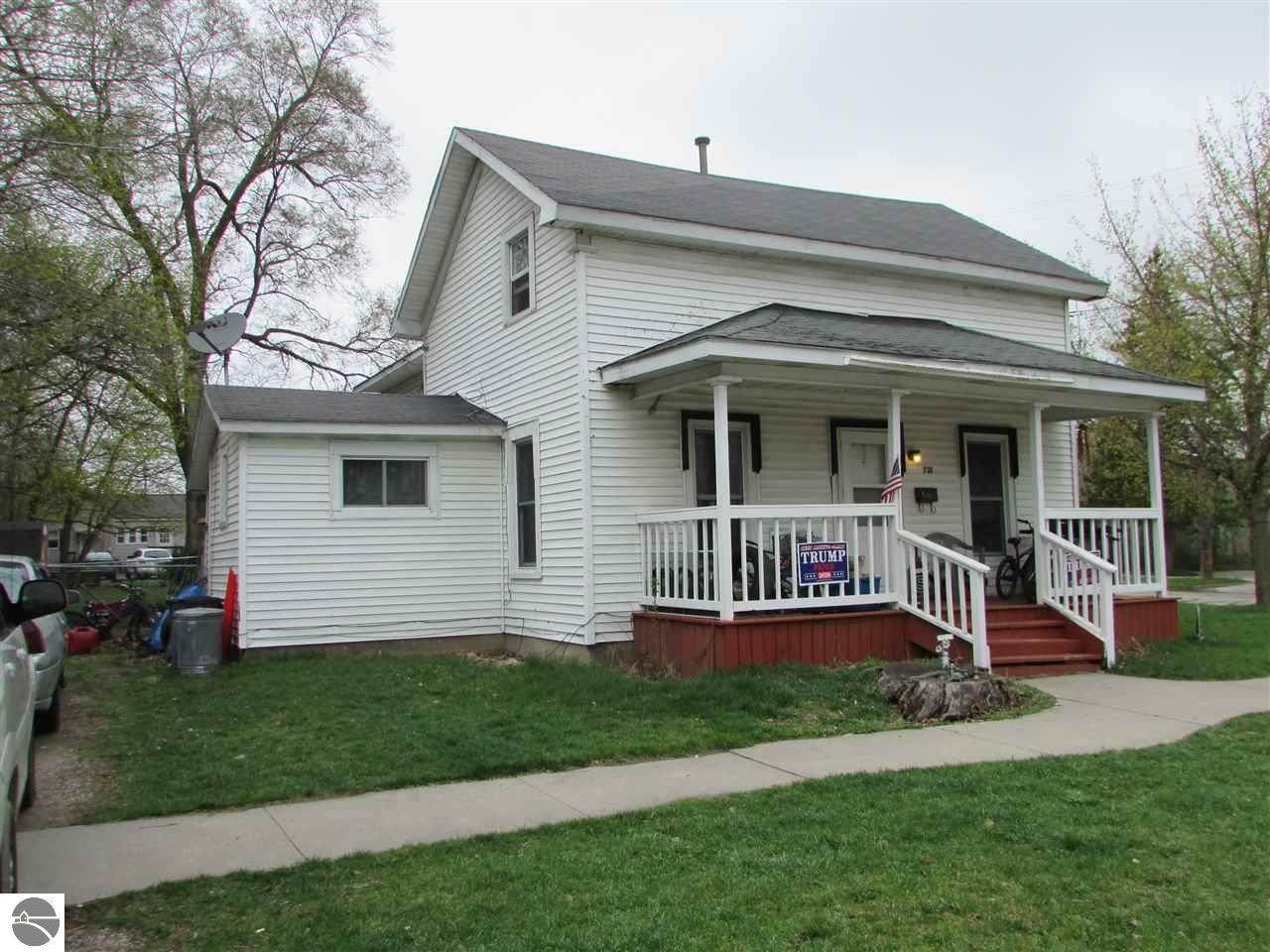 721 University Street - Photo 1