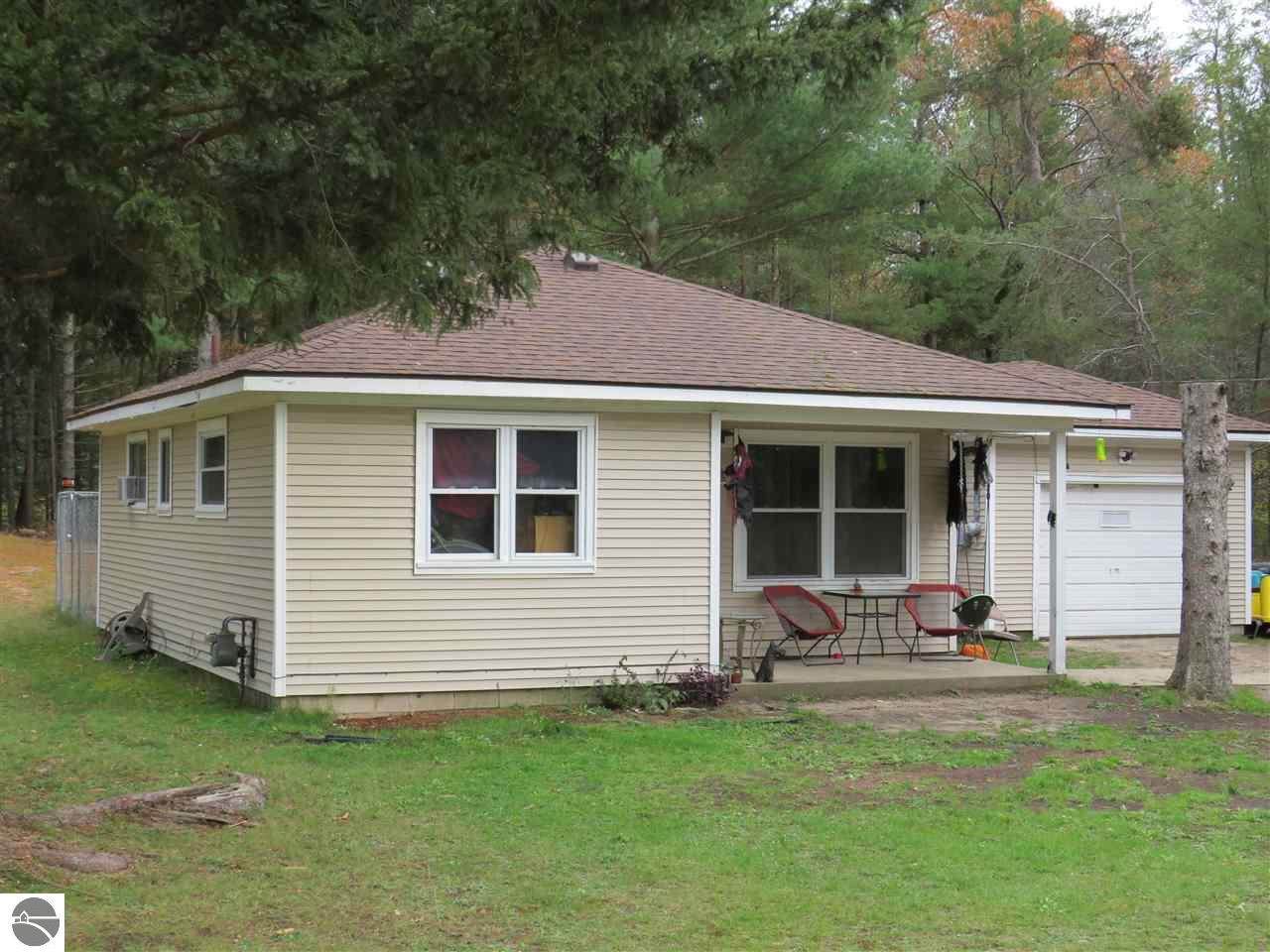 1616 Mendota - Photo 1