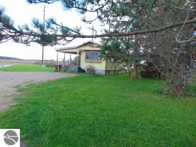2390 Alger Road - Photo 1