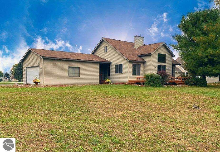7126 Holiday Drive - Photo 1