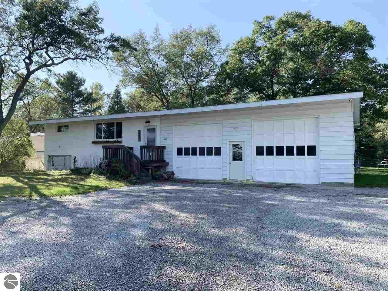 3231 Us-23 - Photo 1