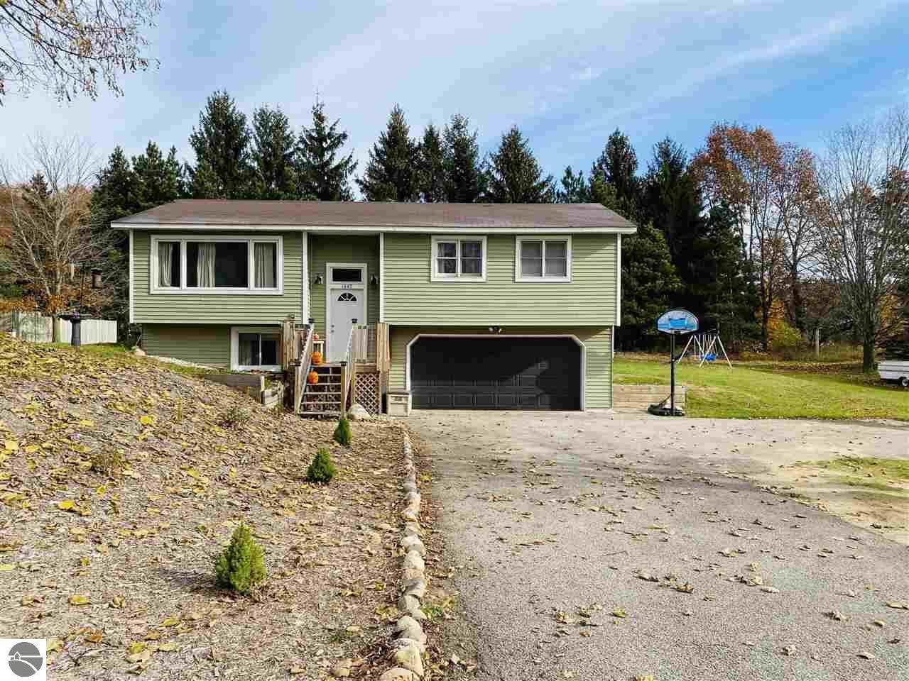 1642 East Briar - Photo 1