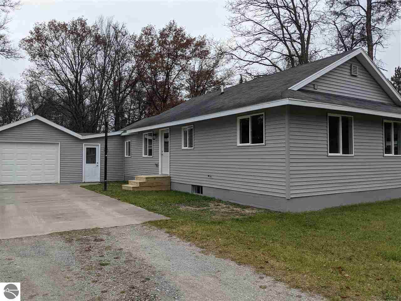 906 11th Street - Photo 1