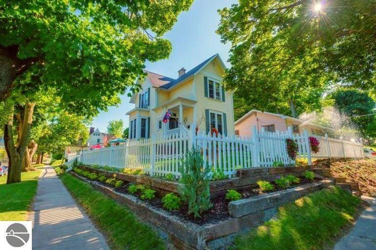 377 4th Street - Photo 1
