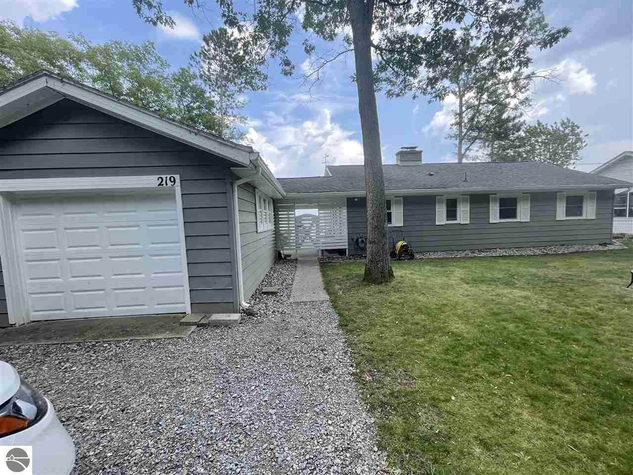 219 Burrows Avenue - Photo 1