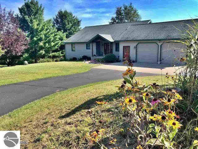 19530 180Th Avenue - Photo 1