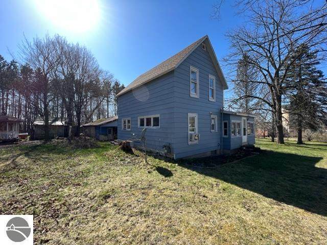 218 Howard Street - Photo 1