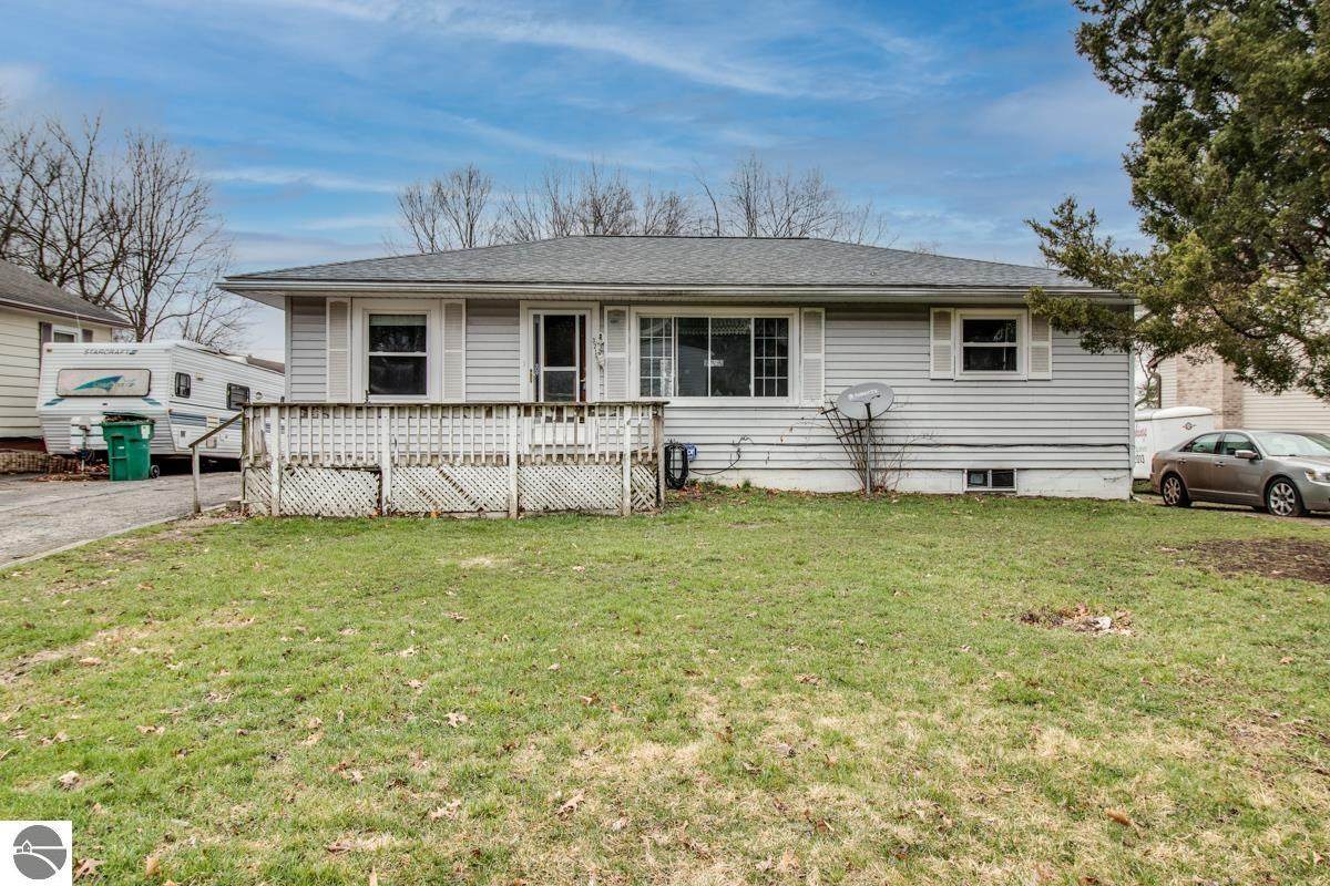 320 Richfield Avenue - Photo 1