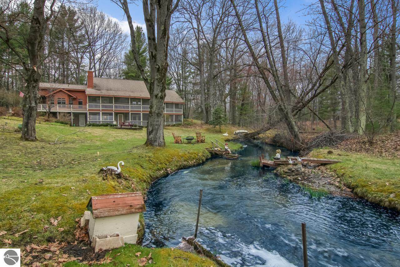 7450 Hall Creek Road - Photo 1