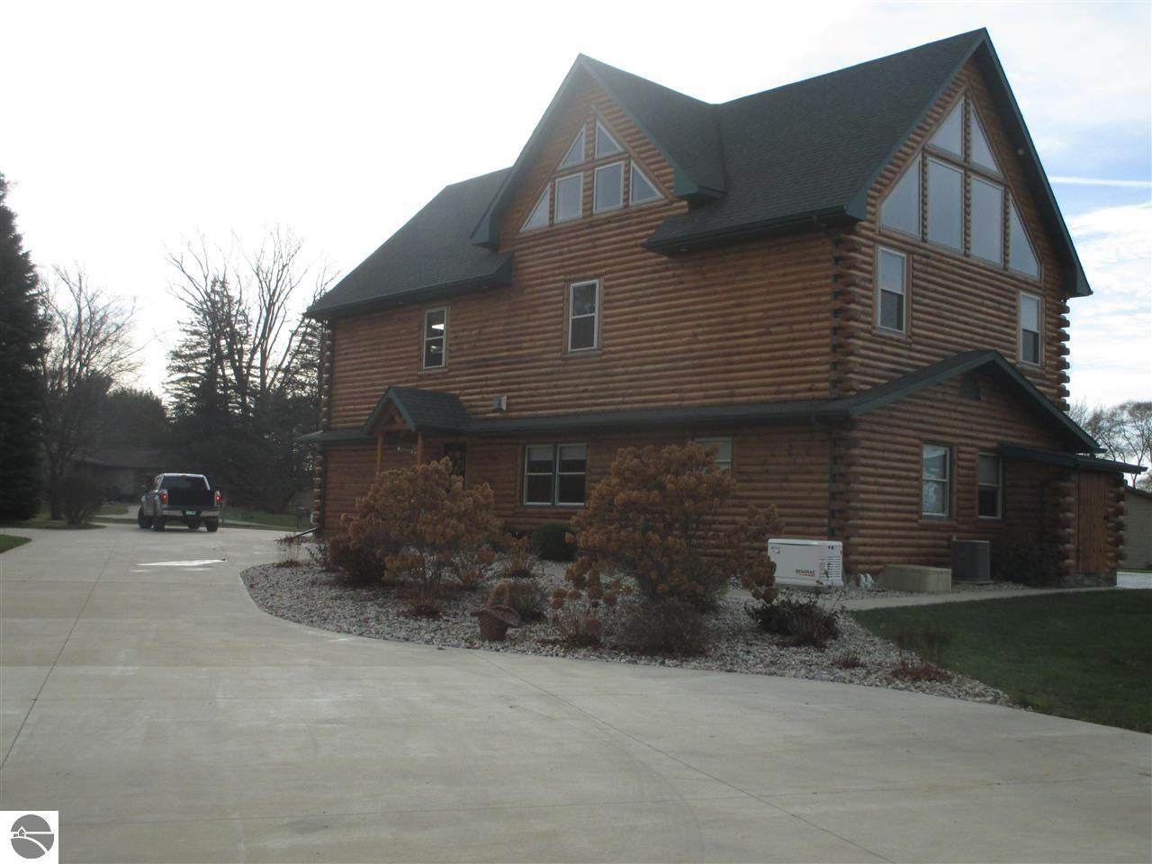 8840 Golfside Court - Photo 1