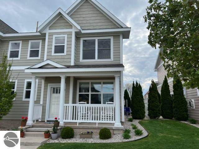 982 Lake Ridge Drive - Photo 1