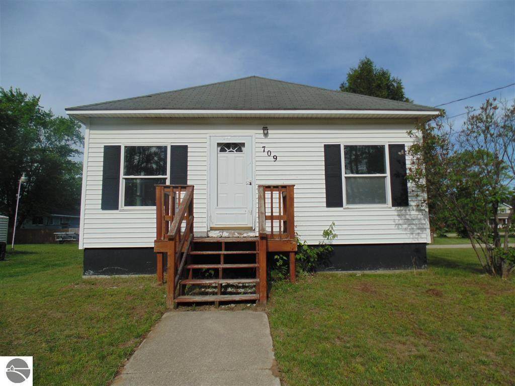 709 Leeson Avenue - Photo 1