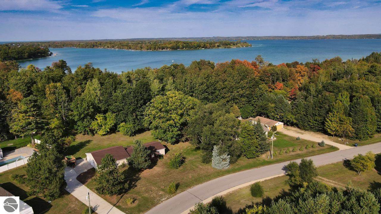 15686 Clearwater Point - Photo 1