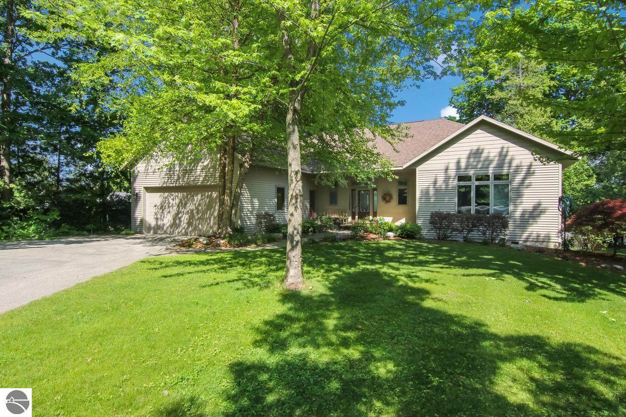 709 Torch Lake Drive,Nw - Photo 1
