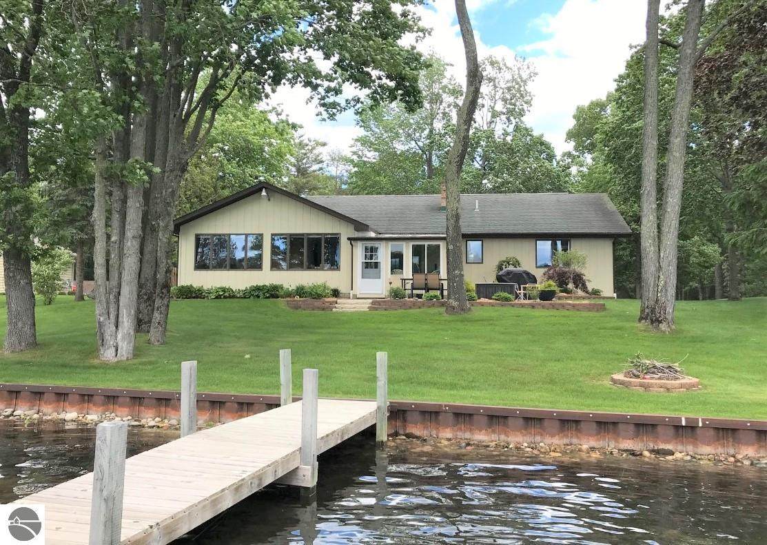 7059 Lakewood Drive - Photo 1