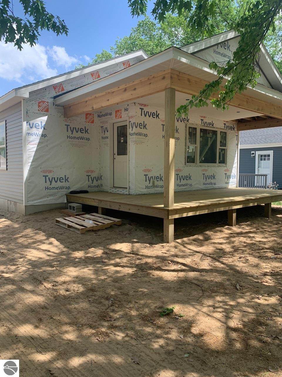 1215 Santo Street - Photo 1