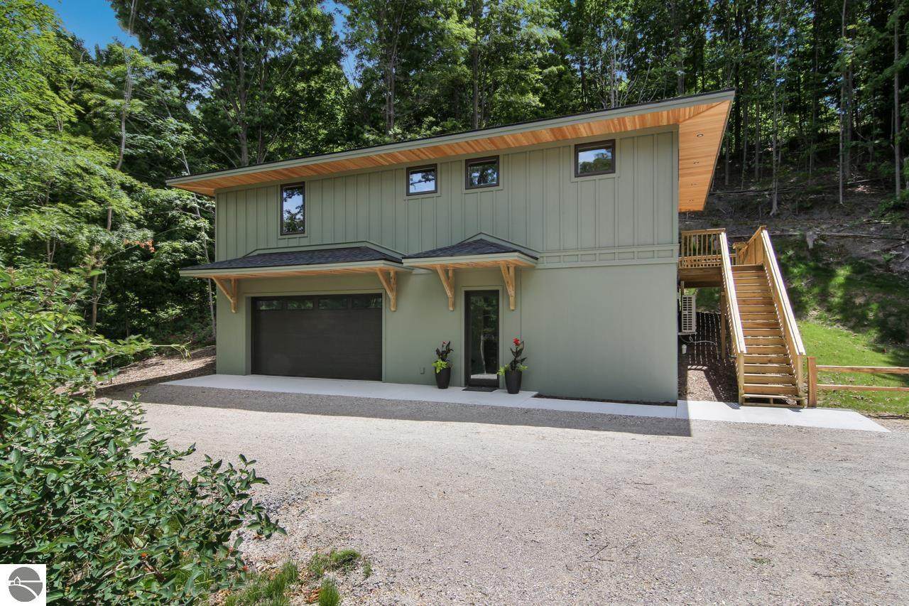 4207 Long Lake Road, N - Photo 1