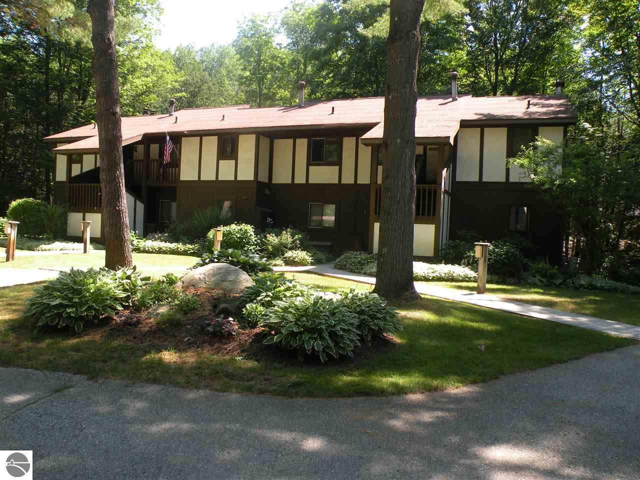 6885 Pinebrook Drive - Photo 1