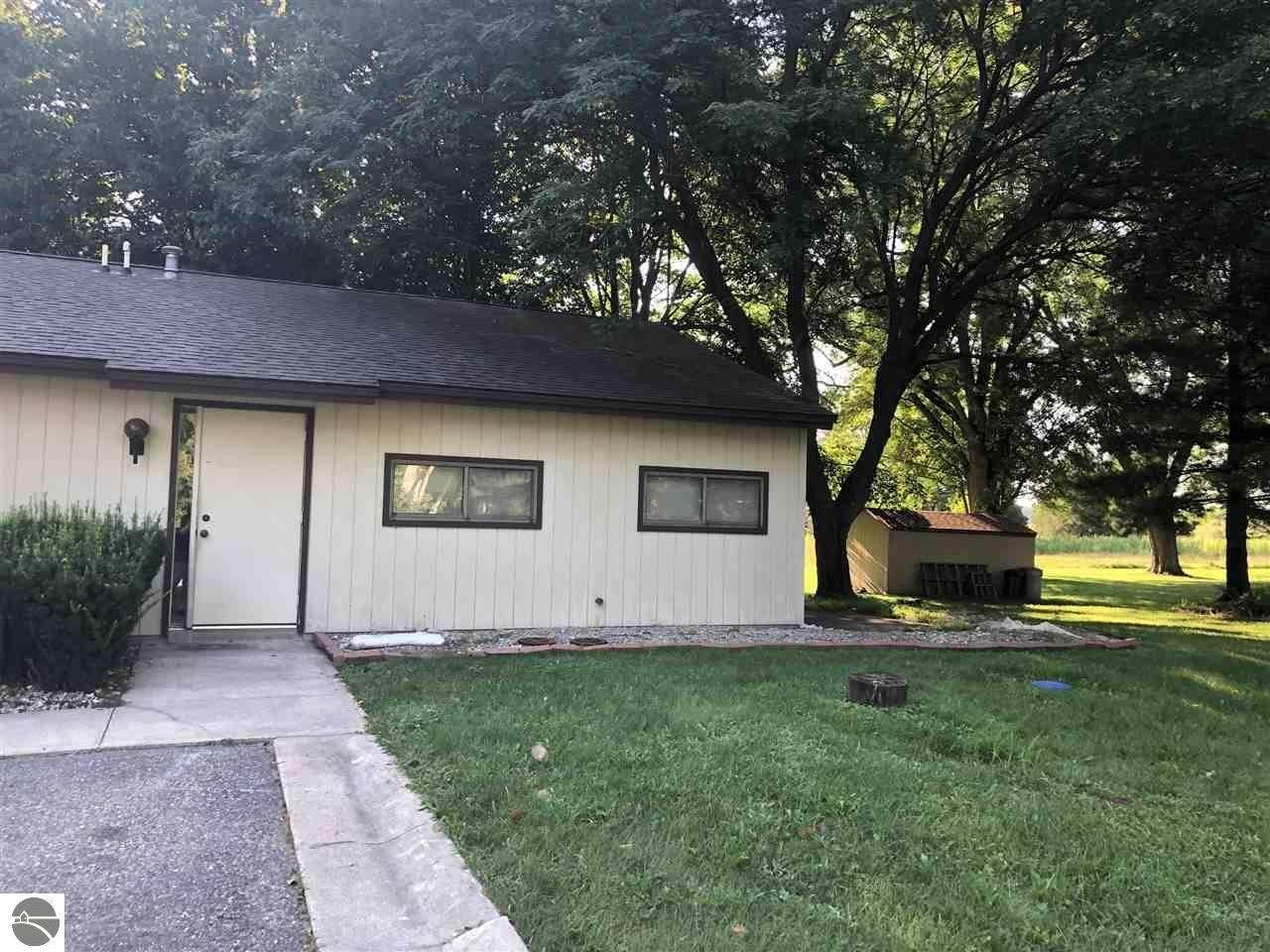 983 Meadowbrook Drive - Photo 1