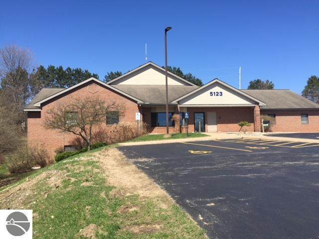 5123 Royal Drive - Photo 1
