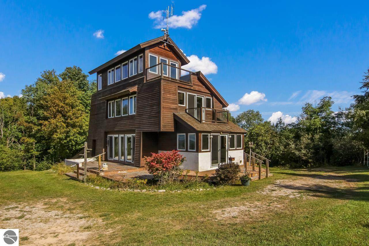 4781 Golfview Drive - Photo 1