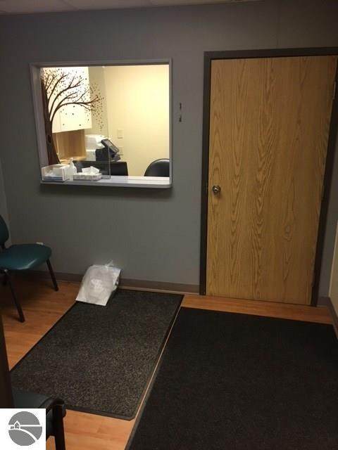 211 Crapo - Photo 1