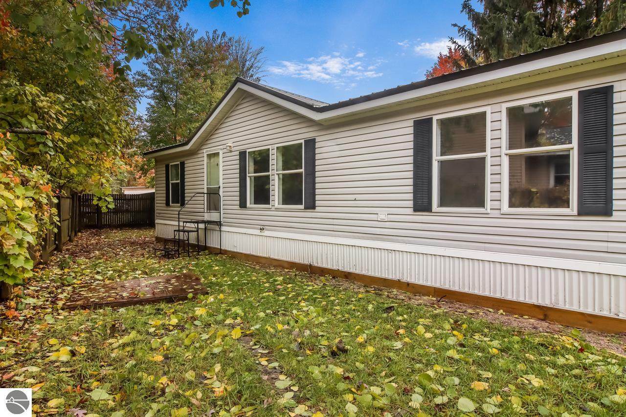 2452 Fashion Avenue - Photo 1