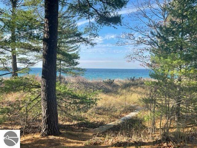 17 Beach Comber - Photo 1
