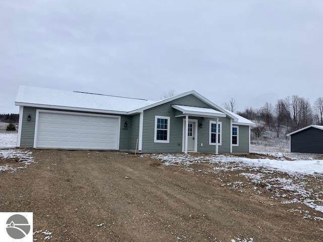 9085 Kingsfield Drive - Photo 1