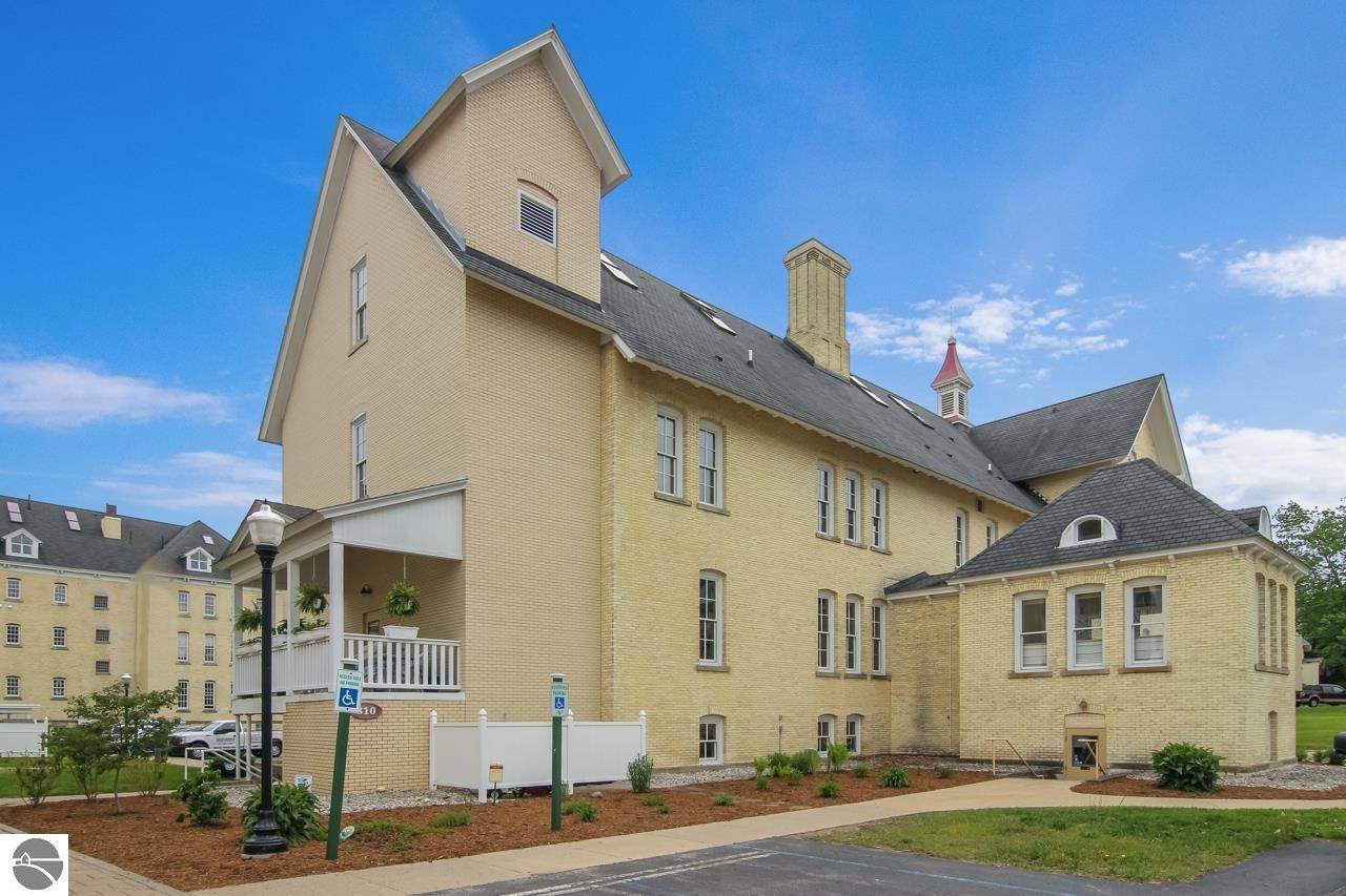 810 Cottageview Drive G30, Traverse City, MI 49684 (MLS 1918501