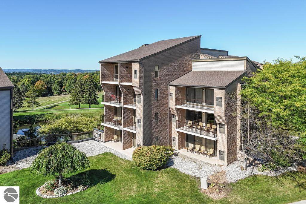 5026 Valleyway Drive - Photo 1