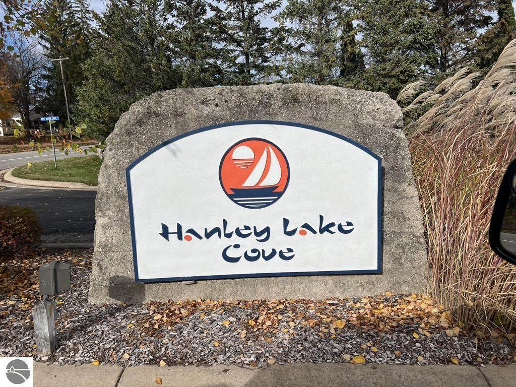 2819 West Shore Drive - Photo 1