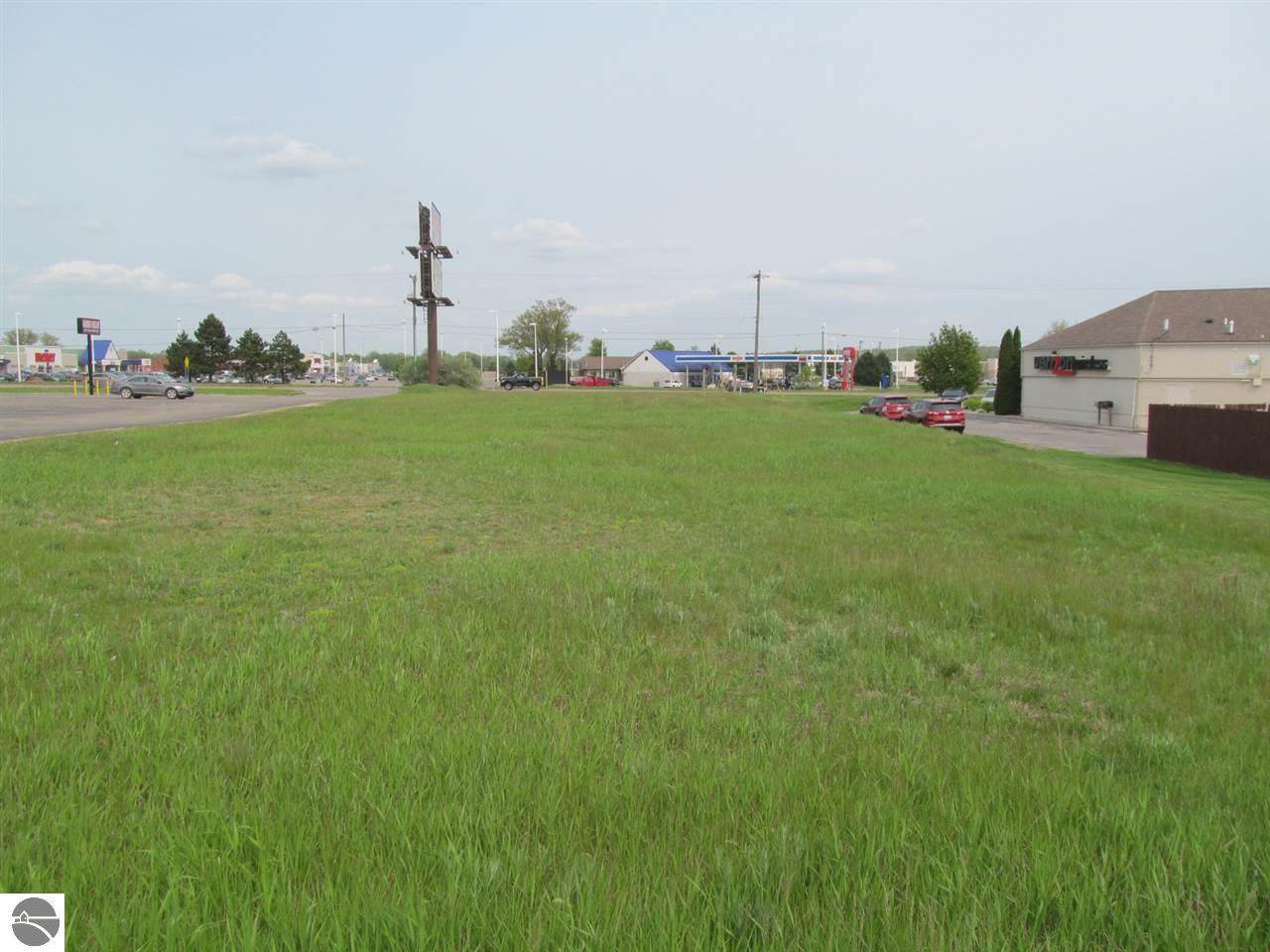 3910 Mackinaw Trail - Photo 1