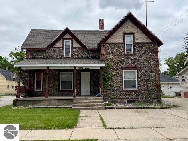 1020 Lansing - Photo 1