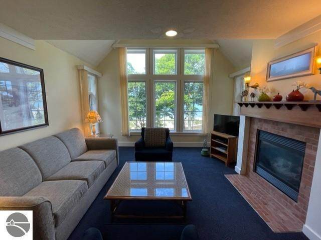 16F The Inn - Photo 1