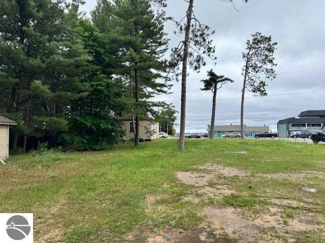 1470 Us-31 N - Photo 1