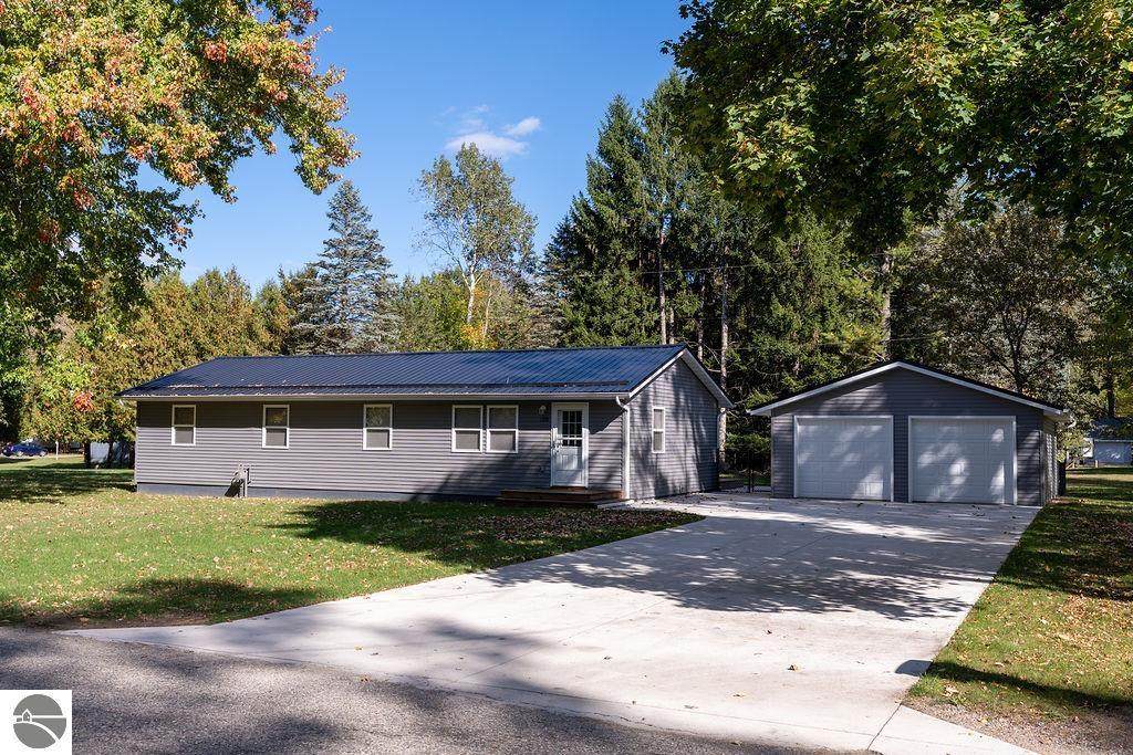 1308 Woodlawn Avenue - Photo 1