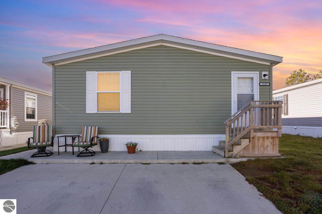 1127 Stoneridge Court - Photo 1